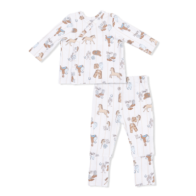 Infant pajama set with an animal pattern 